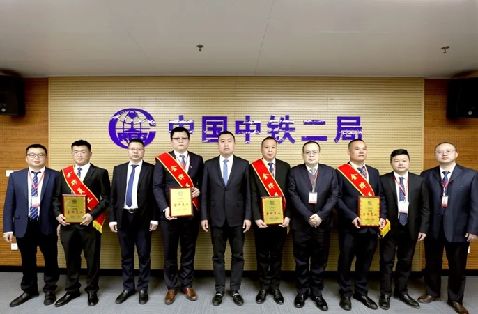 以奋斗者为本||金牌员工-西安城市客厅一标项目经理 秦贵